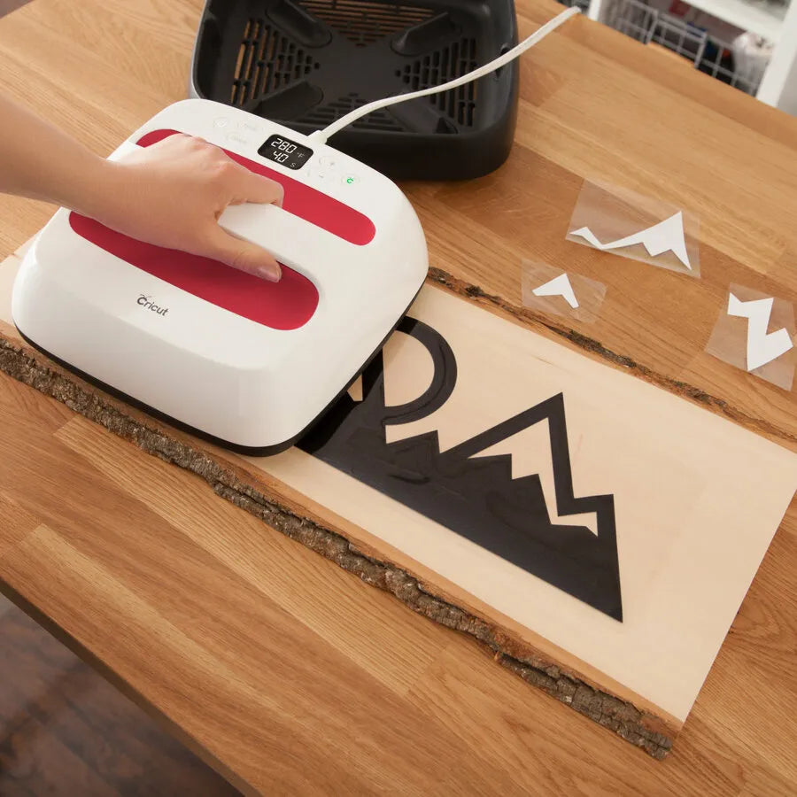 2009344 - Cricut Everyday Iron on Black 1.5m