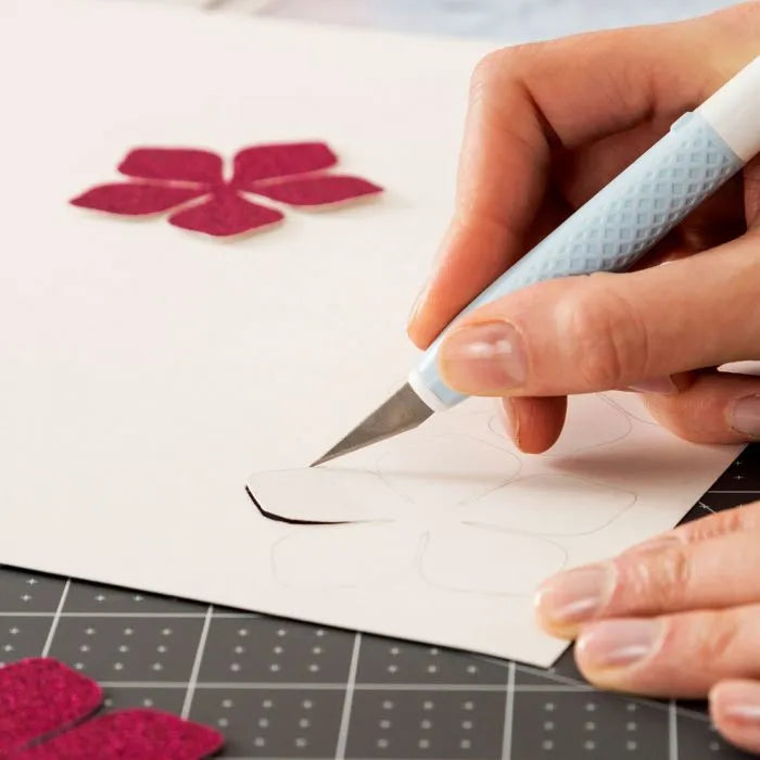 2004843 - Cricut TrueControl Knife Kit (Blue) with 5x spare blades .